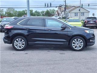2020 Ford Edge titanium