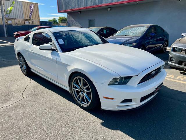 2013 ford mustang v6