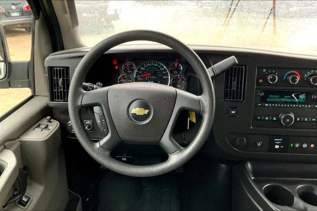 2022 chevrolet express 3500 ls