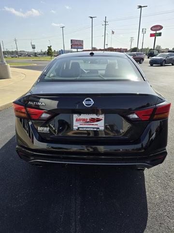 2021 nissan altima 2.5 sr