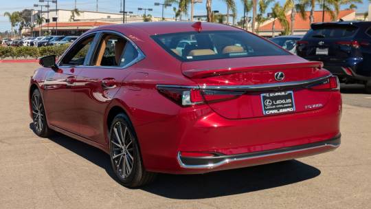 2025 Lexus ES
