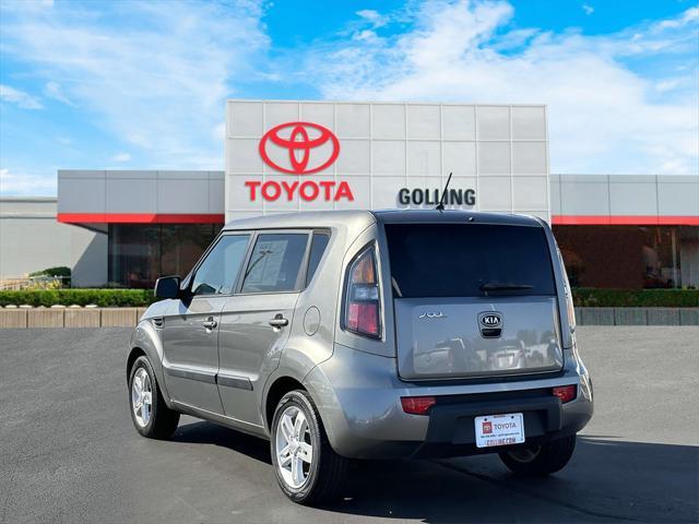 2011 kia soul +