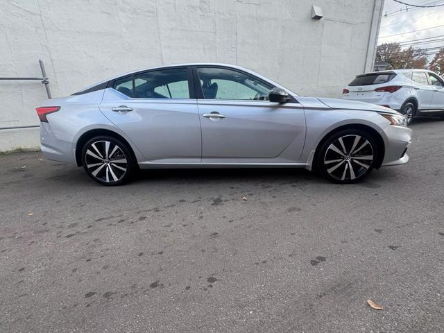 2022 nissan altima 2.5 sr