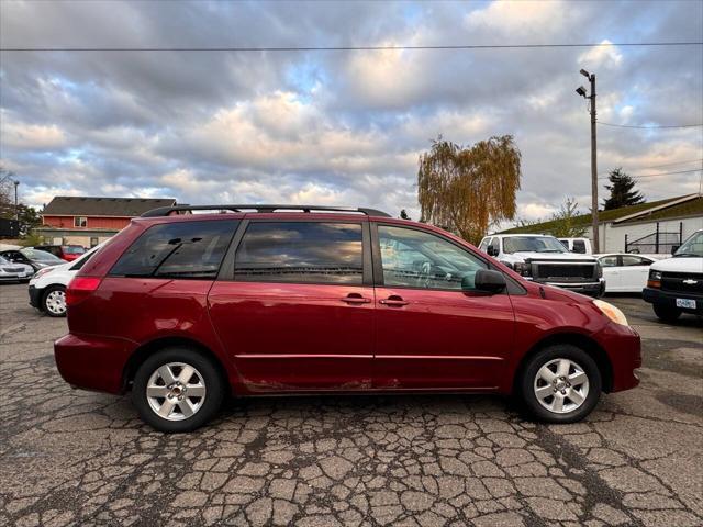 2004 toyota sienna ce