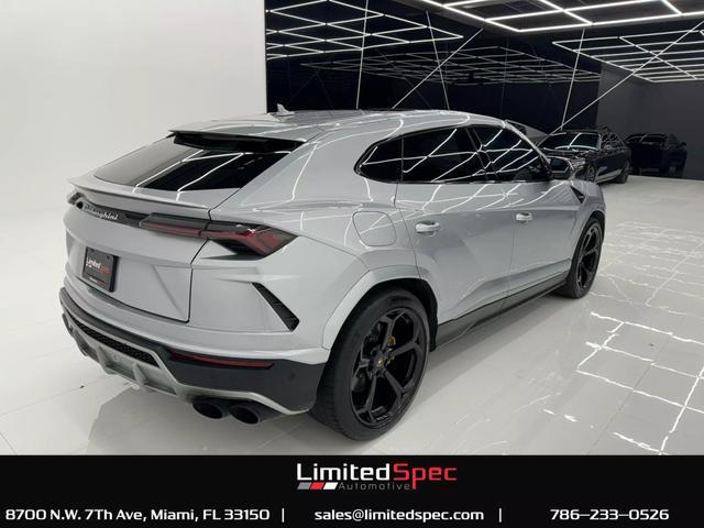 2020 lamborghini urus base