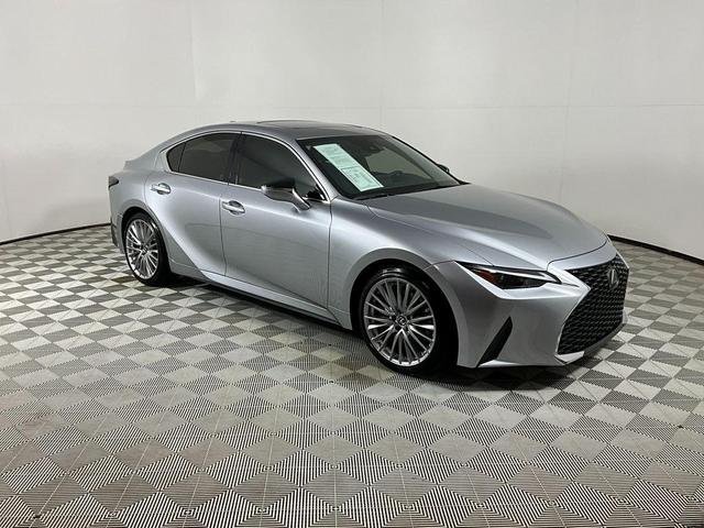 2022 lexus is 300 base
