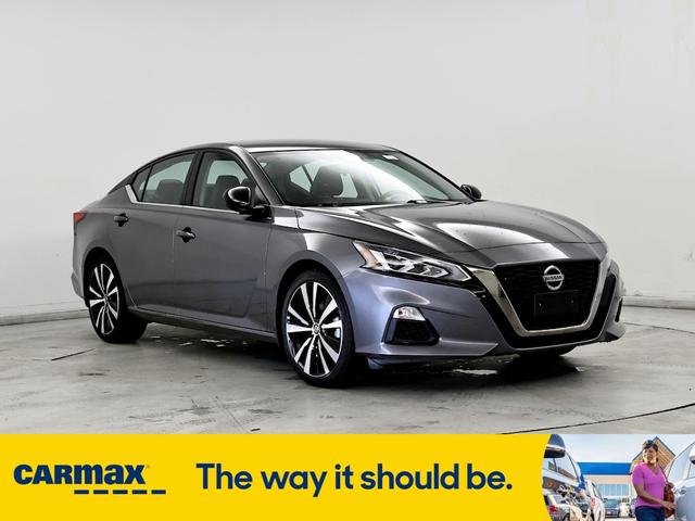 2022 nissan altima sr