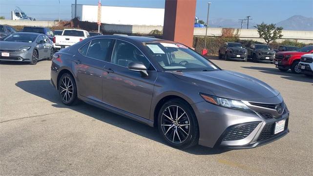2022 toyota camry se