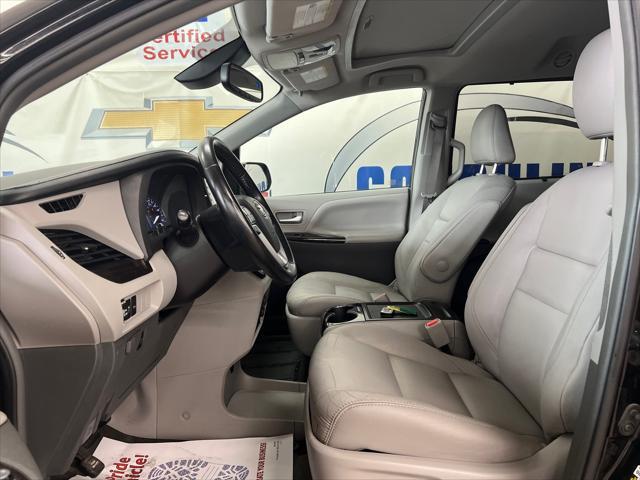 2018 toyota sienna limited