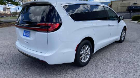 new 2024 chrysler pacifica touring l fwd