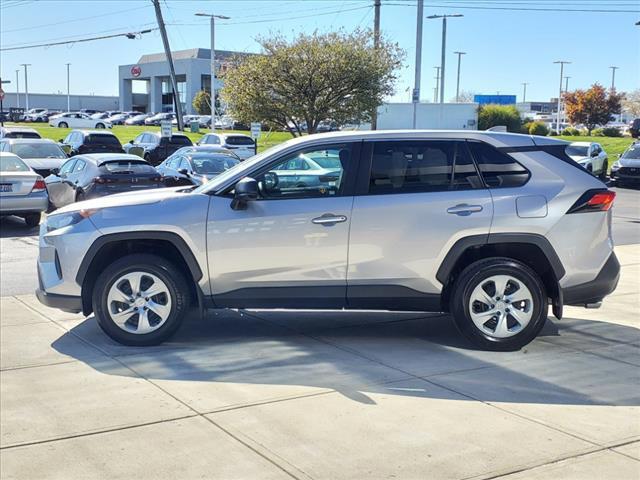 2022 toyota rav4 le