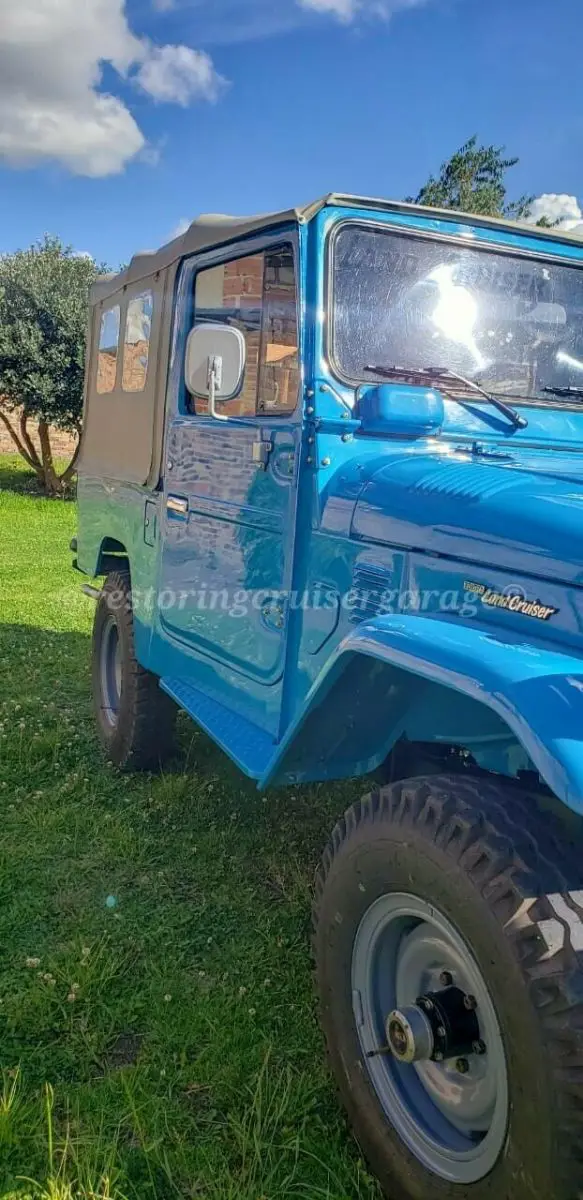 1980 toyota fj43 land cruiser sky blue