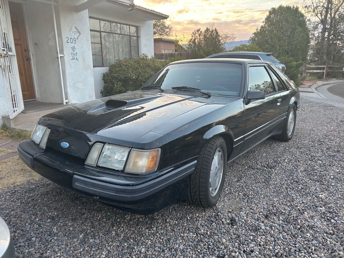 1985 ford mustang black rwd manual svo