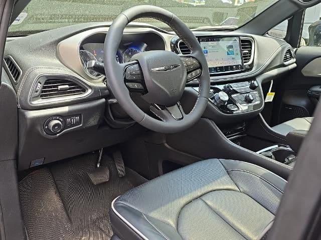 2023 chrysler pacifica limited in gaithersburg, maryland