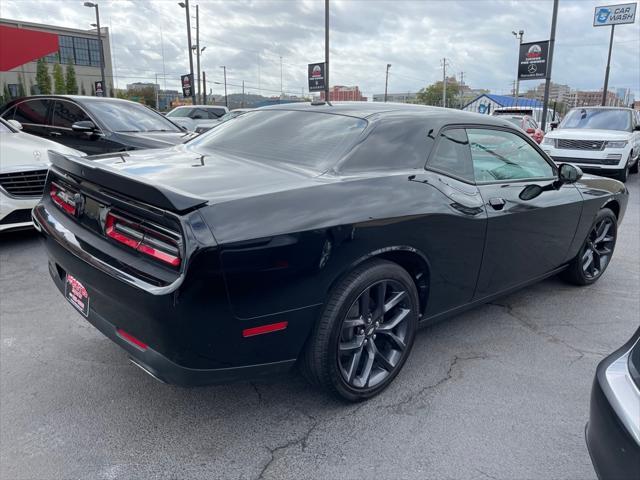 2021 dodge challenger sxt