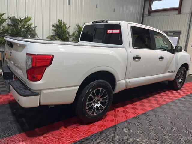 2022 nissan titan sv