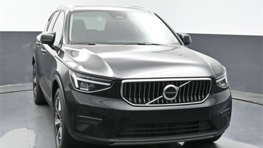 2024 Volvo XC40 b5 core
