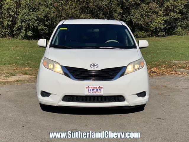 2011 toyota sienna base