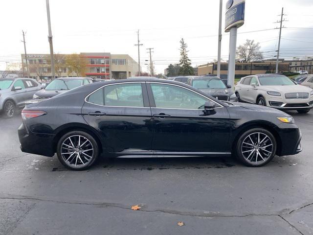 2024 toyota camry se