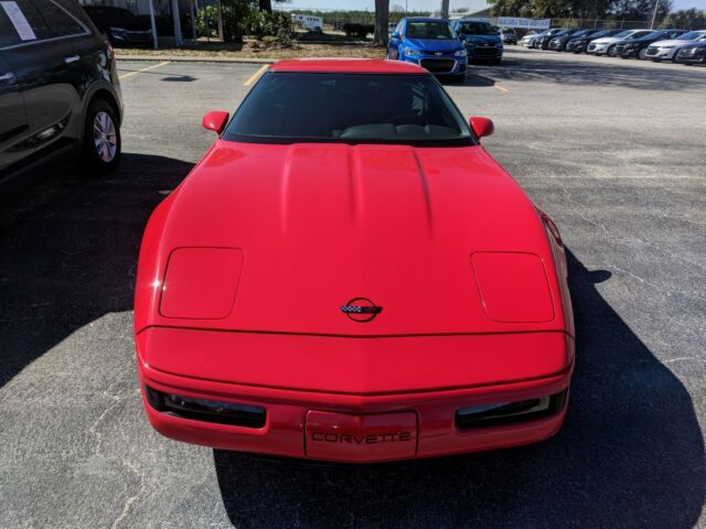 1993 chevrolet corvette low mileage. very nice clean driver. good tires