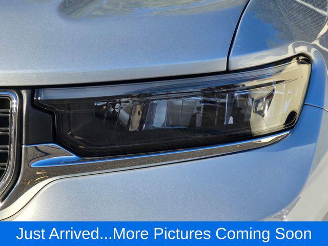 2022 jeep grand cherokee l laredo