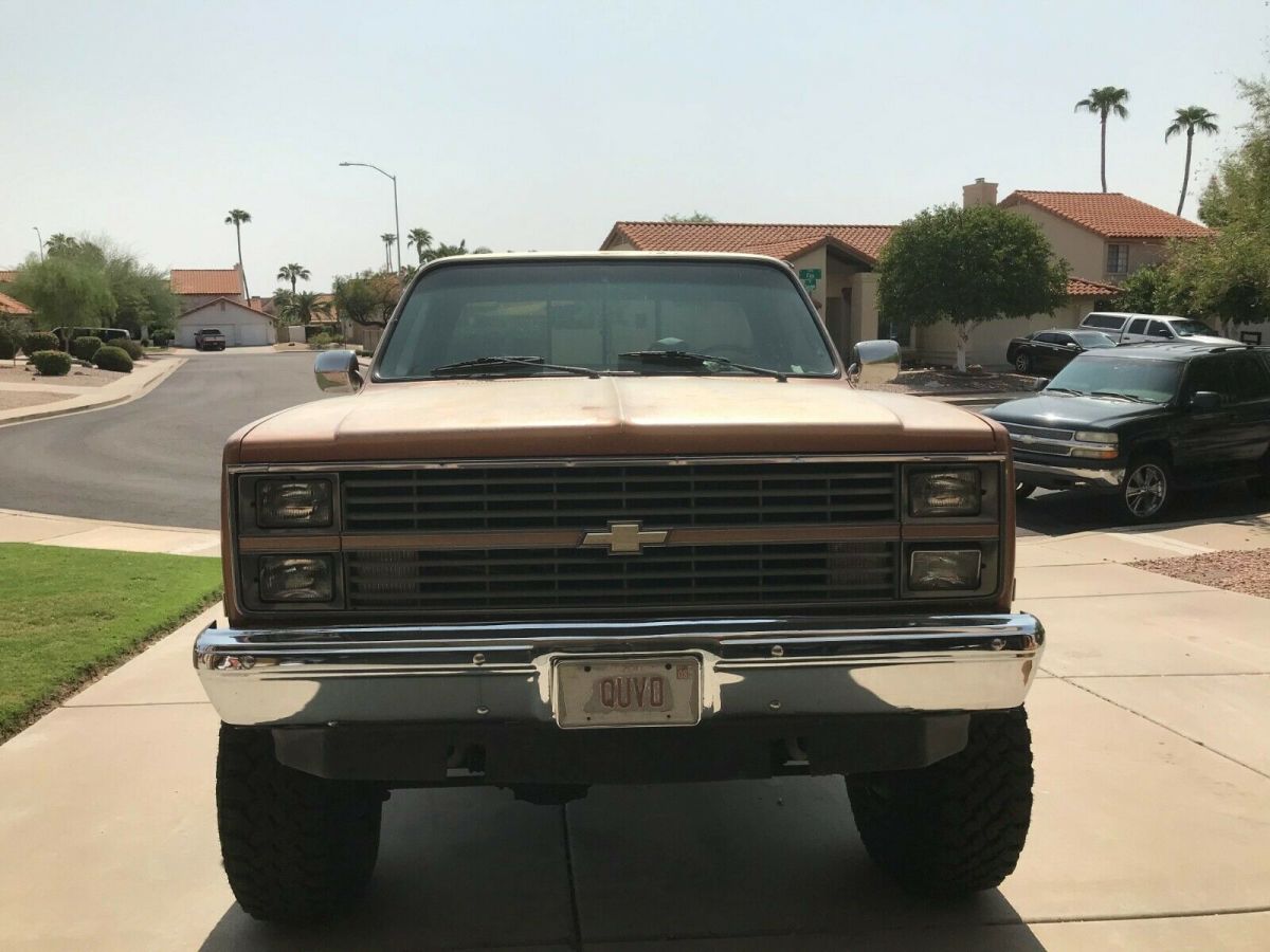 k10 short bed square body pick up