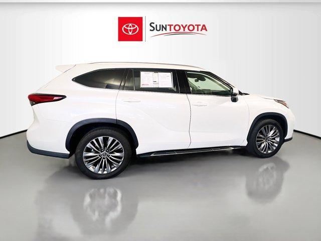 2021 toyota highlander platinum