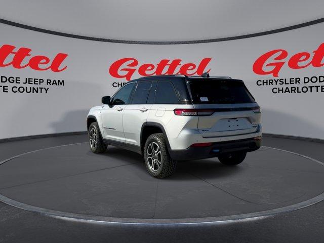 2024 jeep grand cherokee 4xe trailhawk