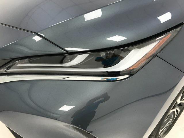 2024 toyota venza le