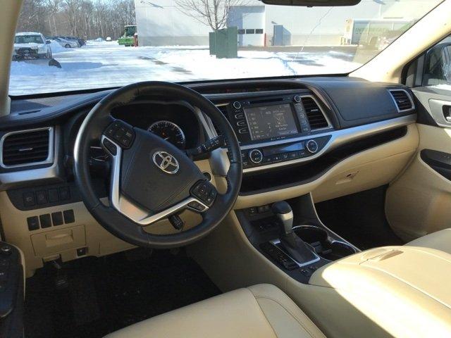 used 2017 toyota highlander xle mankato, mn 56001 for sale in mankato, minnesota