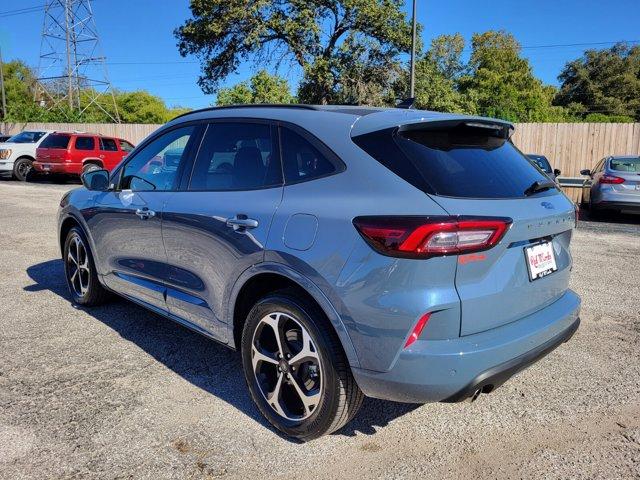 2023 ford escape st-line elite