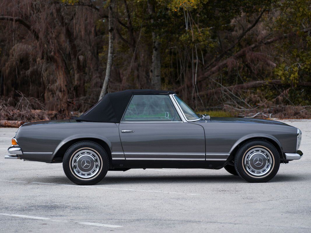 1970 mercedes benz sl-class pagoda