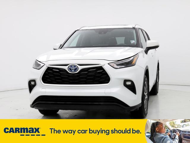 2022 toyota highlander hybrid xle