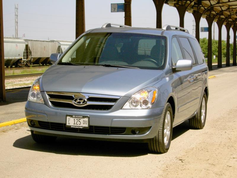 2007 Hyundai Entourage