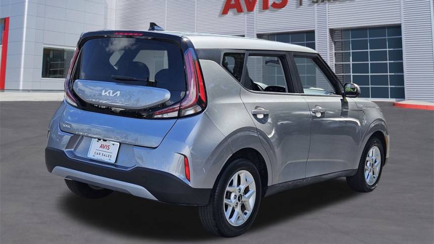 2023 kia soul lx