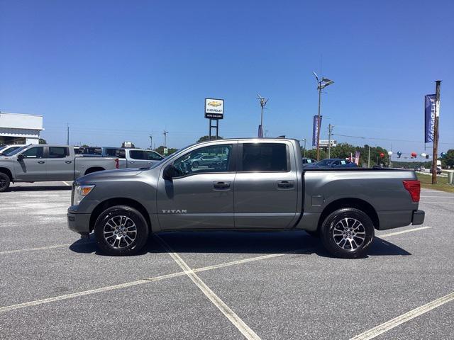 2022 nissan titan sv