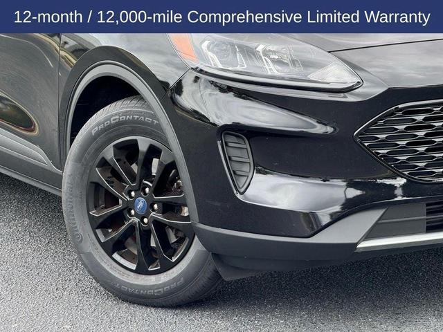 2022 ford escape se