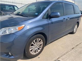 2016 Toyota Sienna xle 7-passenger auto access seat
