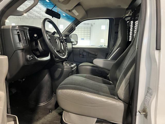 2022 gmc savana 2500 work van