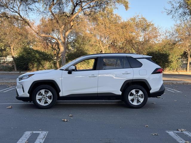 2019 toyota rav4 xle