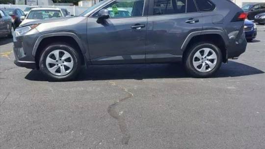 2020 toyota rav4 le