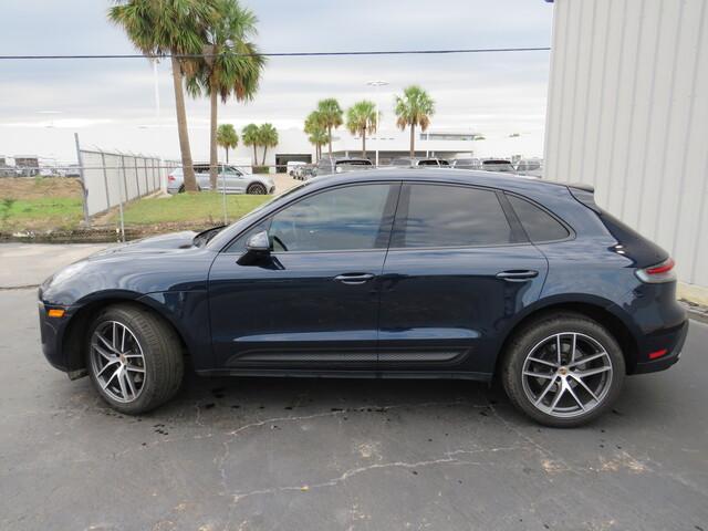 2022 porsche macan base
