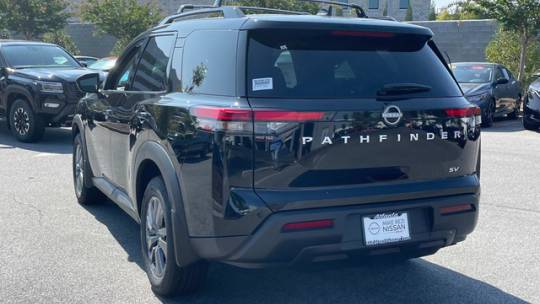 2024 Nissan Pathfinder sv