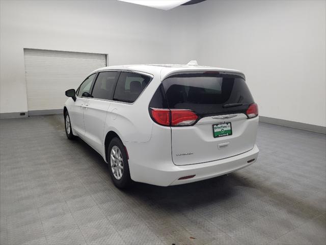 2020 chrysler voyager lx
