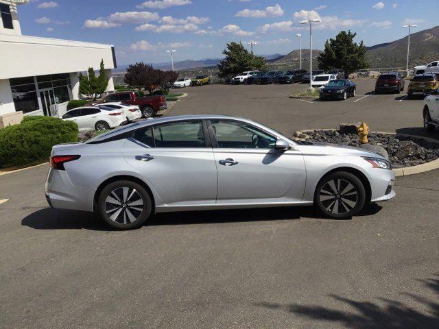 2021 nissan altima 2.5 sv