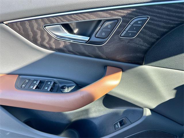 2022 audi q8 55 premium plus