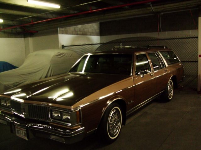 1988 oldsmobile custom cruiser 3 seat wagon