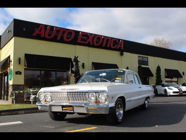 2 dr sdn 454ci v8 automatic chevrolet ermine white