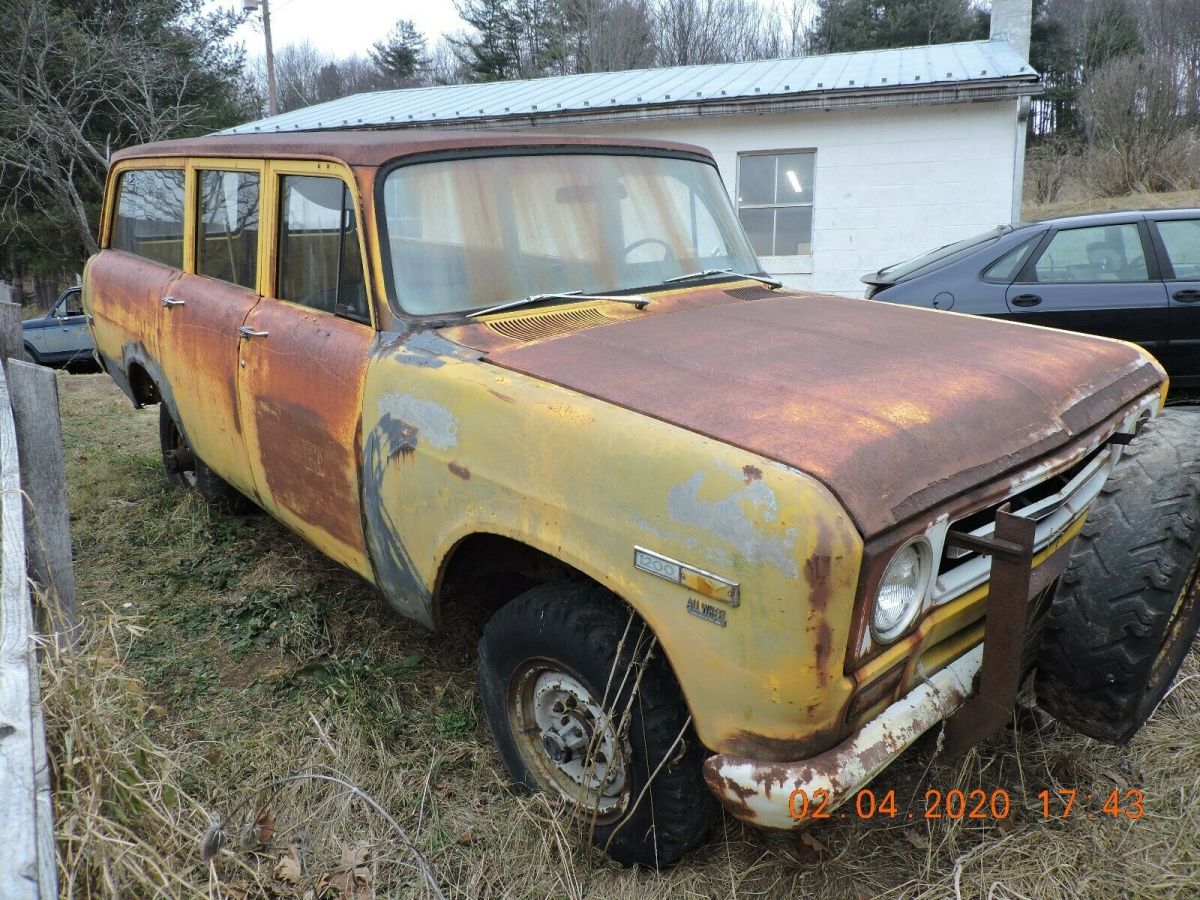 1970 international harvester 1200 travelall- 304 v8 4speed - 4wd no reserve