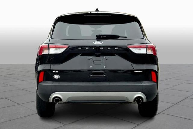 2021 ford escape se